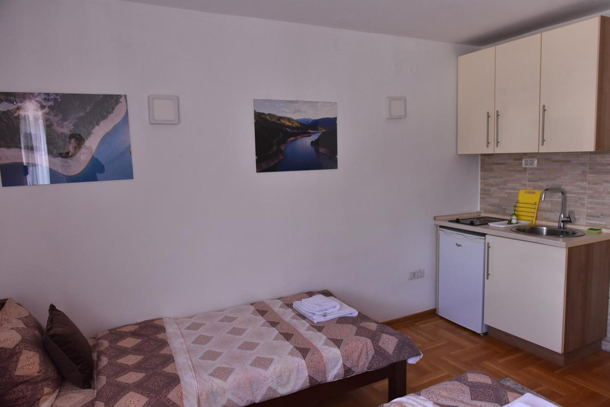 Apartments Ravno Plužine Rum bild